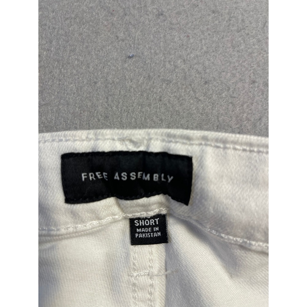 Free Assembly Original 90's Straight Denim White 18 Short W37 Womens - Picture 2 of 9